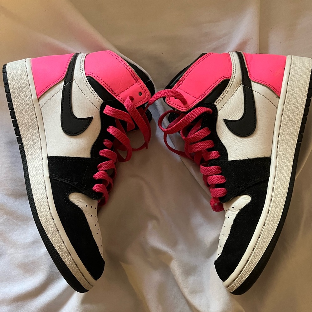 Pink Valentine Jordan 1s